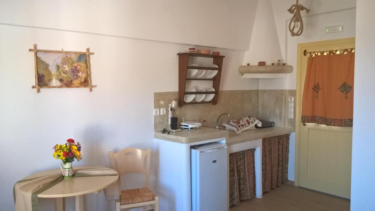 Gyrouli 1 Apartment Pera Gyalos Екстериор снимка
